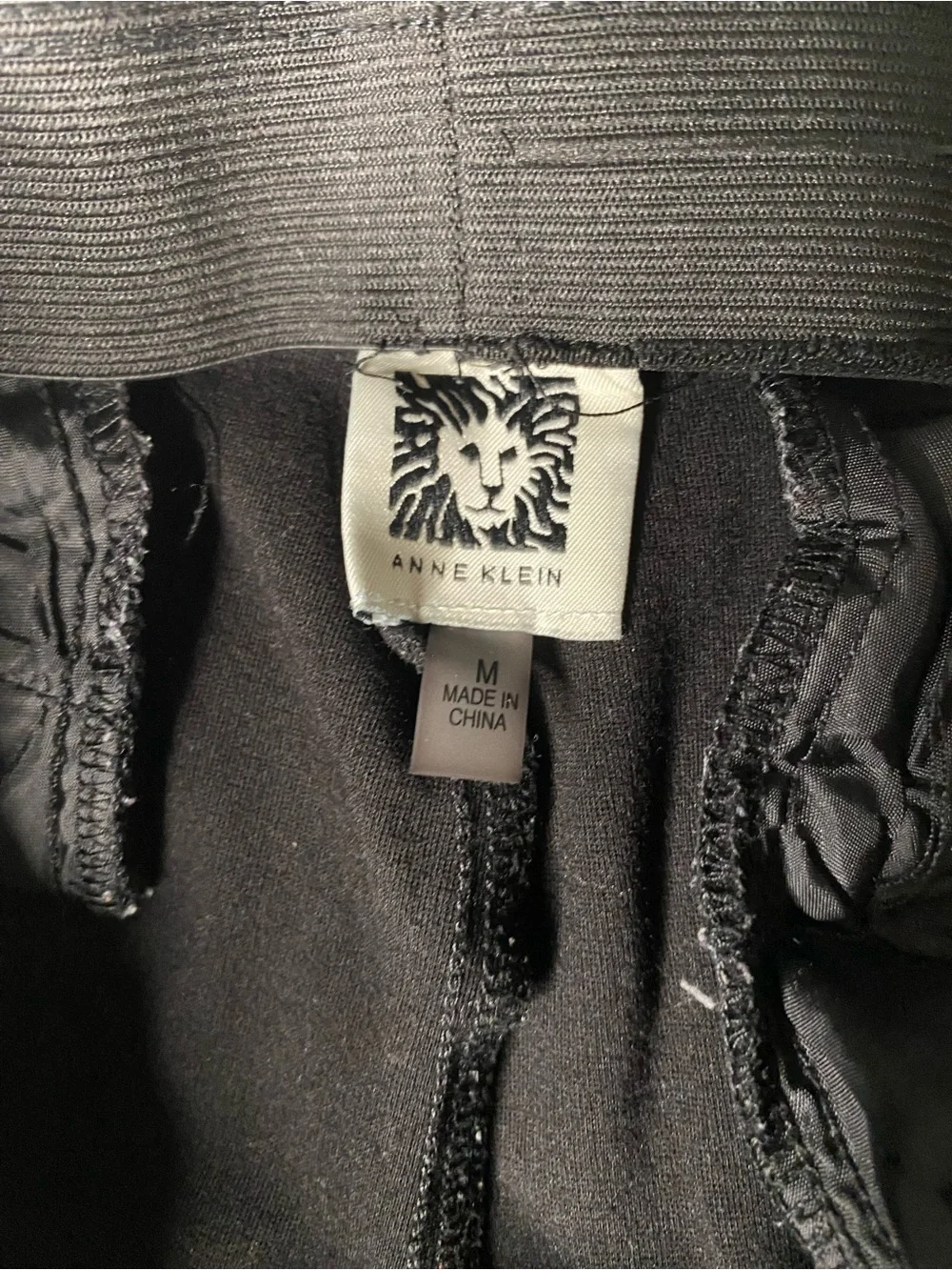 Anne Klein Women's Black Pull-On Pants Size Medium Seamed Stretch Trousers